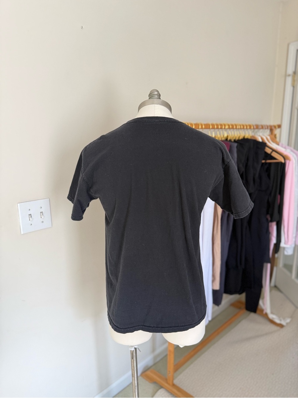 Black Scale Black T-Shirt with Red & Blue Flag Graphic - Picture 6 of 7